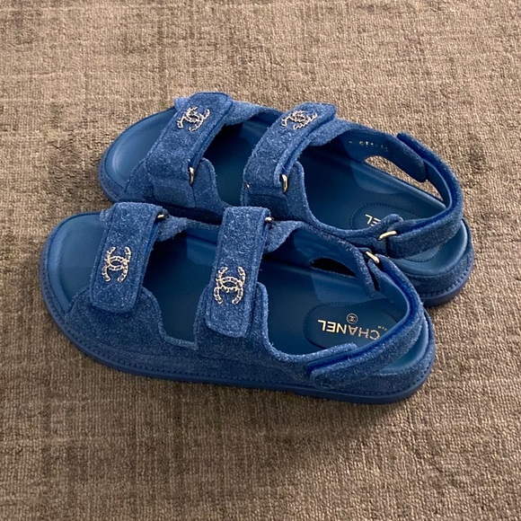 SOLD ON VESTIAIRE!! Chanel dad sandals - Picture 1 of 6